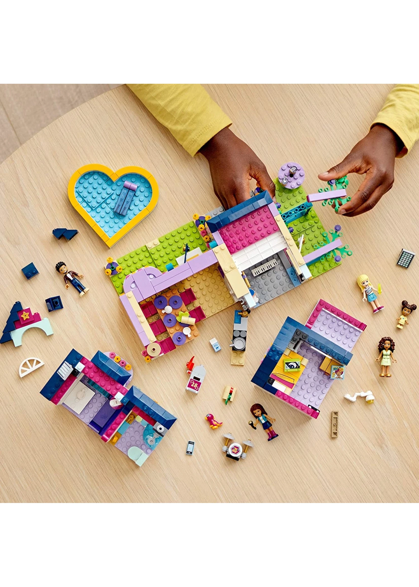 LEGO 41449 - Andrea's Family House - Image 2